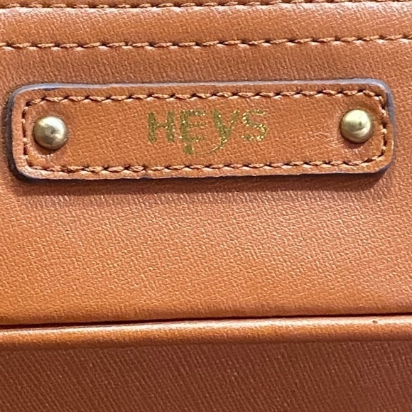 Heys Bucket Purse Fringe Drawstring Inner zip - Picture 4 of 9